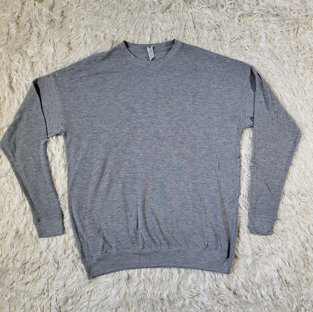 ALO Yoga Gray Long Sleeve Lightweight Sweatshirt
